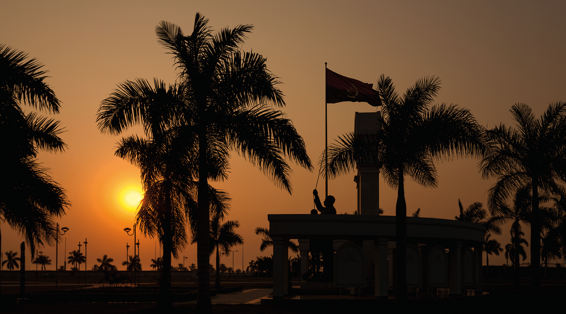 Angola Avante! Um só povo, uma só nação.